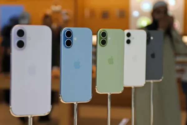 Apple Prepares Massive iPhone Schedule Change: Standard iPhone 18 Delayed Until 2027